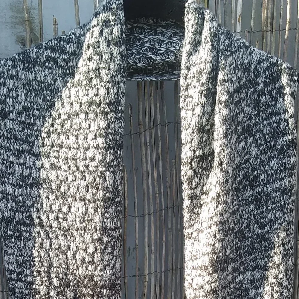 Victoria's Secret Chunky Knit Scarf - Black & White - Super Long - Women's